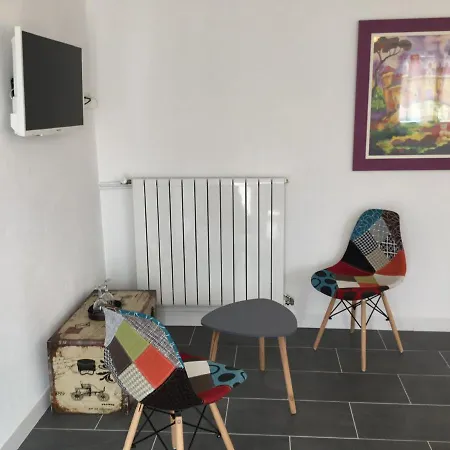 La Maison Du Bonheur Bed & Breakfast