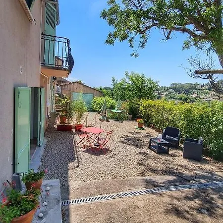La Maison Du Bonheur Bed & Breakfast *